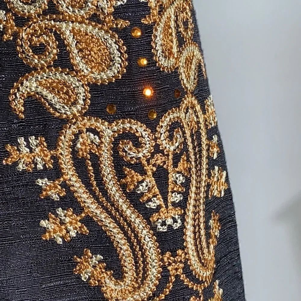 OCHI Vancouver Modern Classic Embroidered Cocktail Jacket - Picture 11 of 16